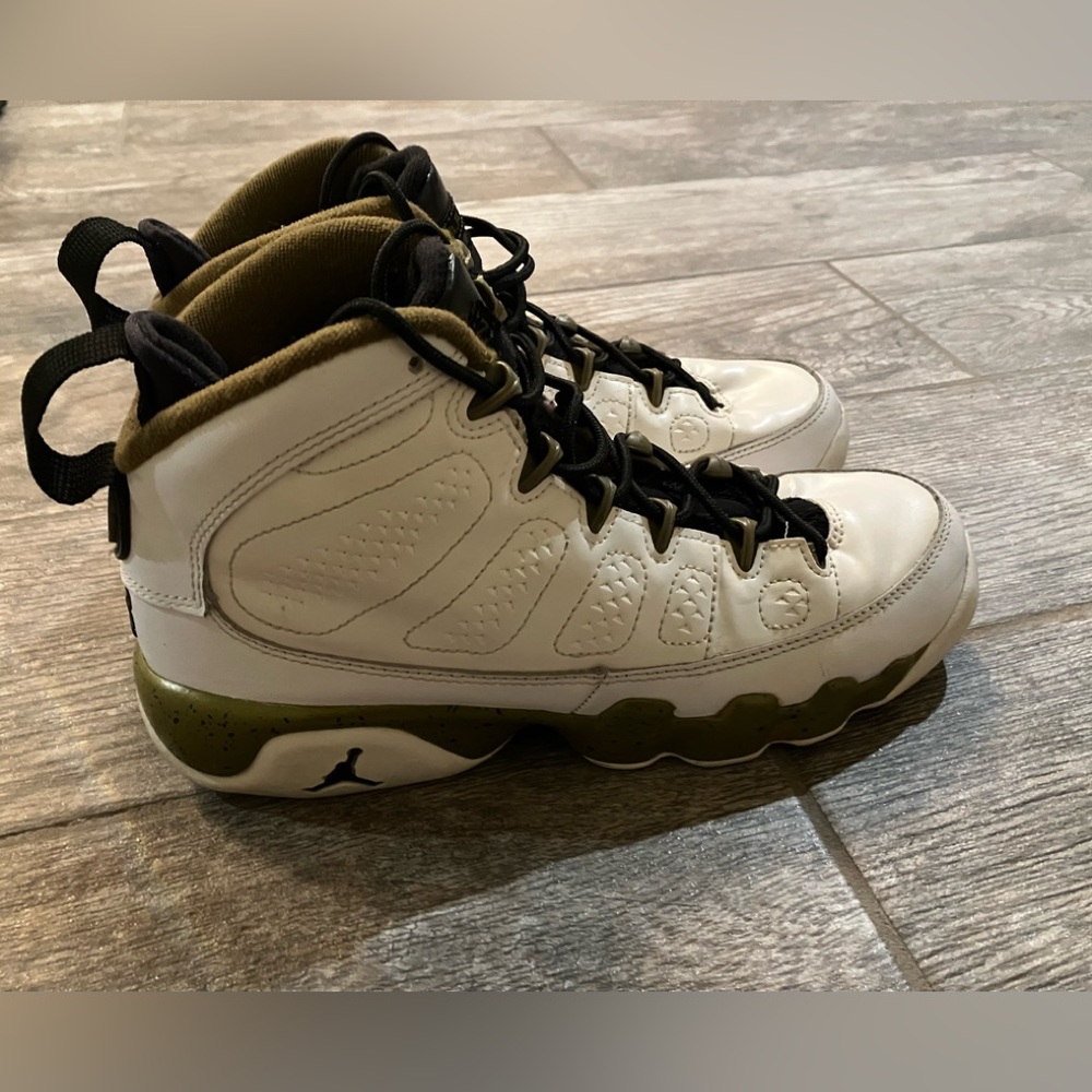 Nike Air Jordan 9 Retro BG White 302359-109 Women size 6.5 / 5youth